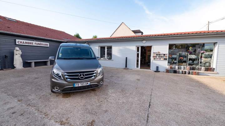 Magasin funéraire Limours